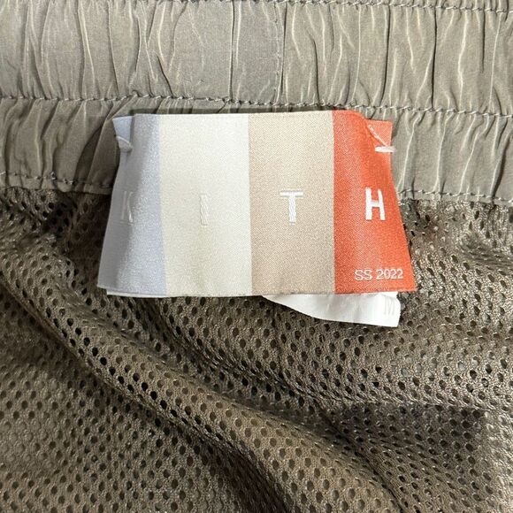 Kith Wrinkle Nylon Colden Pant Canvas Tan Metallic KHM060126 Men's Sz M - Picture 5 of 6